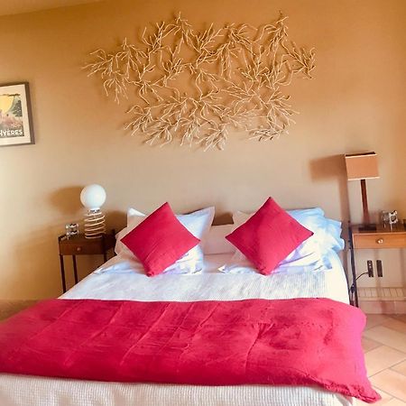 Hotel Castel Pierre Lisse Hyères Zewnętrze zdjęcie