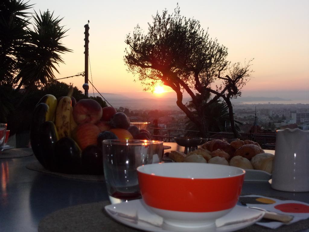 Hotel Castel Pierre Lisse Hyères Zewnętrze zdjęcie
